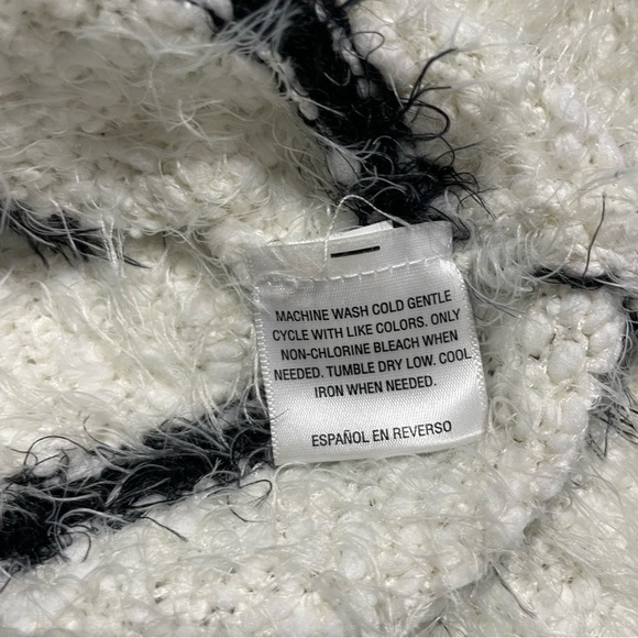 Style & Co fluffy striped sweater with 2 front pockets size S - Picture 6 of 6